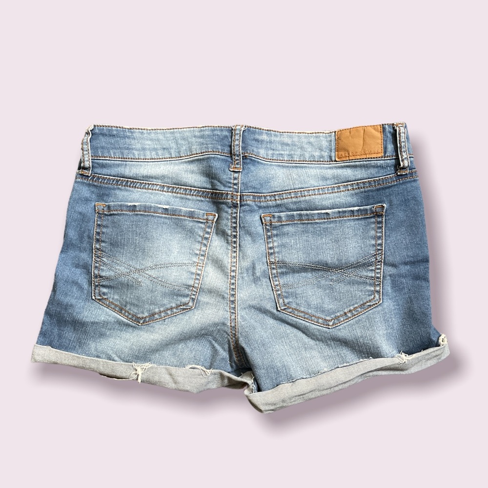 Aeropostal Seriously Stretchy Low-Rise Denim MIDI Shorts - Picture 2 of 2